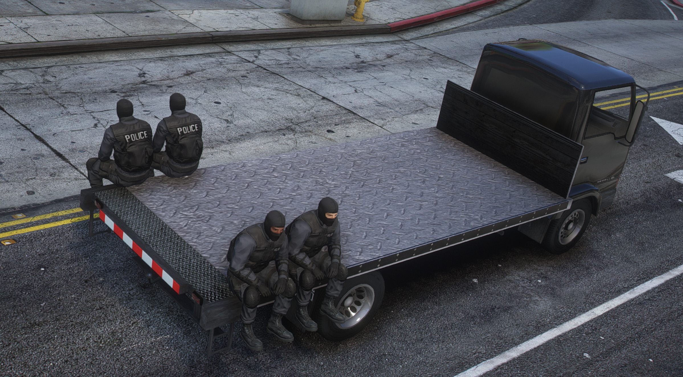 Maibatsu Mule Flatbed with Tow Hitch